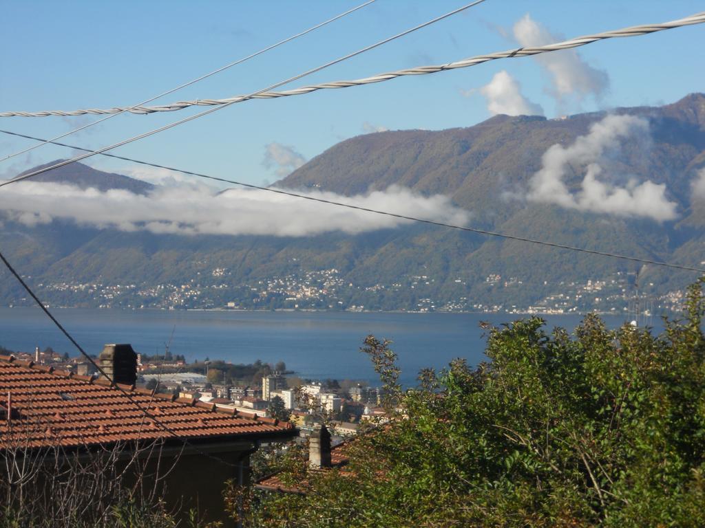 Appartement Casa Delle Ortensie à Luino Chambre photo