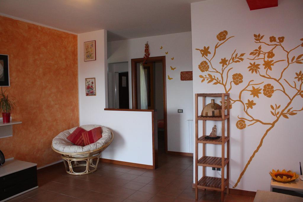 Appartement Casa Delle Ortensie à Luino Extérieur photo